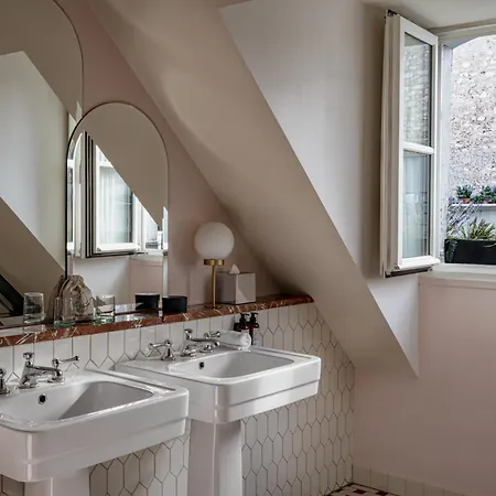 Grands Boulevards Experimental מלון