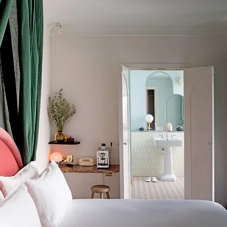 Grands Boulevards Experimental Hotel