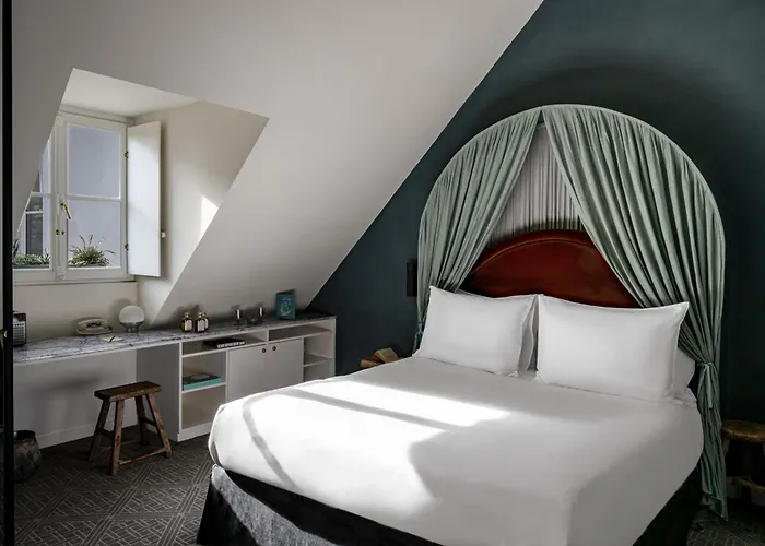 Grands Boulevards Experimental Hotel